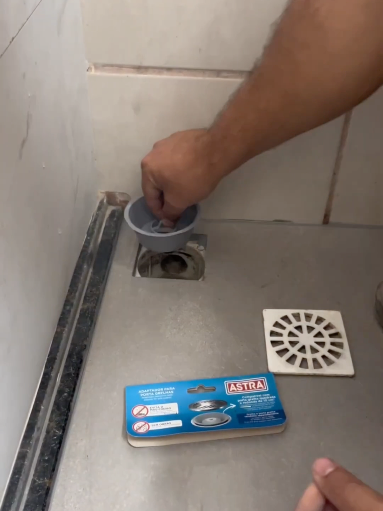 Você também sofre com mau cheiro no ralo! 🤢 Essa solução é incrível