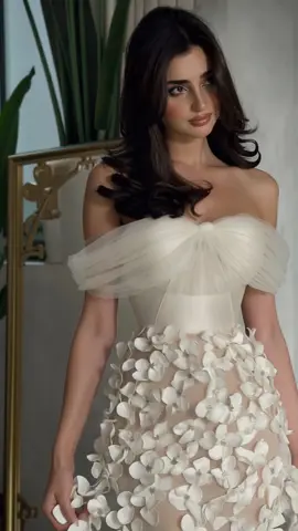 ▫️تصميمي للفستان انوثه أحب التفاصيل الكثيرة 🤍🌧️ #fyp #foryou #fashion #trending #ثاج 