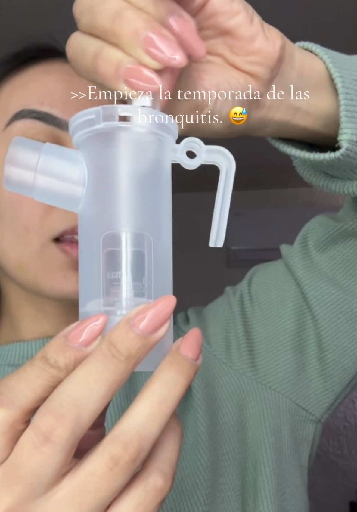 Hola Dio soy yo de nuevo 😅#nebulizaciones #consultacontumedico #viral #girl #tos 