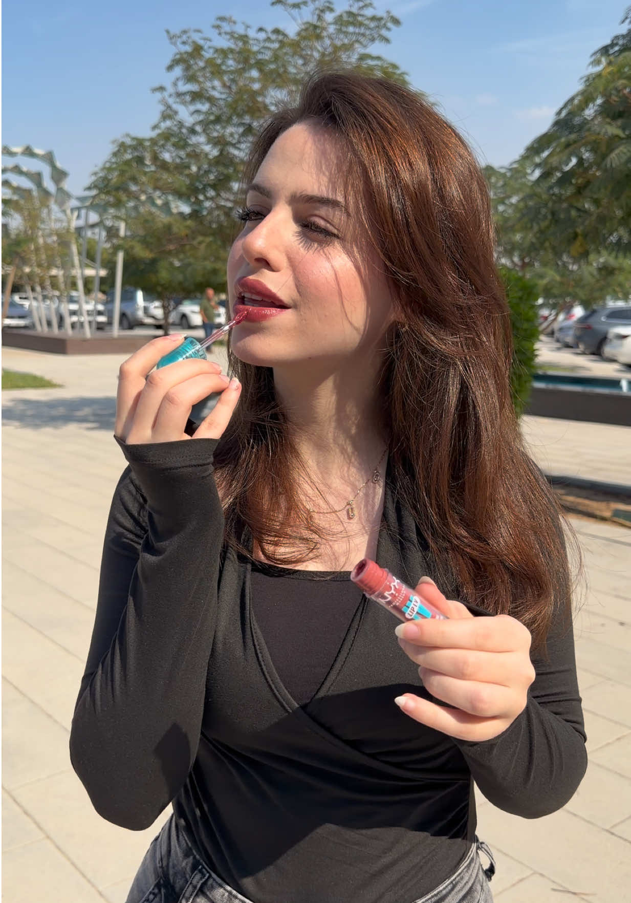 بتحسوا اقنعتها تشتريه؟😂🫣  في عروض قوية على منتجات nyx لا تفوتوها🤭💗 ‏#blackfriday #makeuphaul #partneredwithnyx #nyxcosmetics