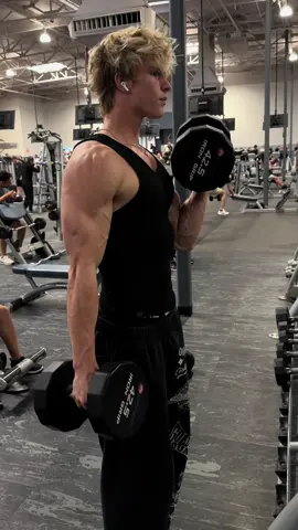 Last time using this majestic audio #viral #fyp #gym #GymTok #viralvideo 