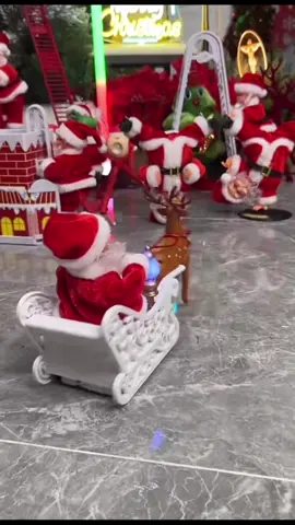 Climbing Santa Claus with Musi#LIVEIncentiveProgram #SpareMomentsLIVE #PaidPartnership 