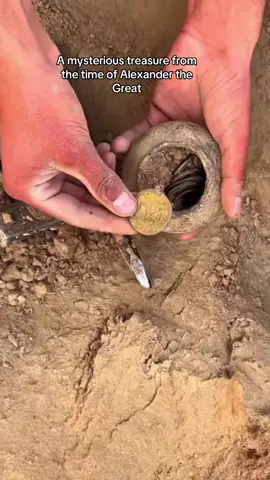 A mysterious treasure from the time of Alexander the Great #gold #treasure #bc #foryoupage❤️❤️ 