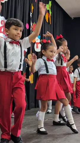 🎉 Season's greetings and best wishes for the new year! 🥰