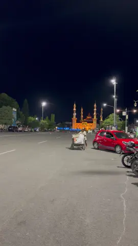 Suasana jam 12 malam di Alun-Alun Kota Tegal. #alunalun #kota #tegal #stasiun #ngapak 
