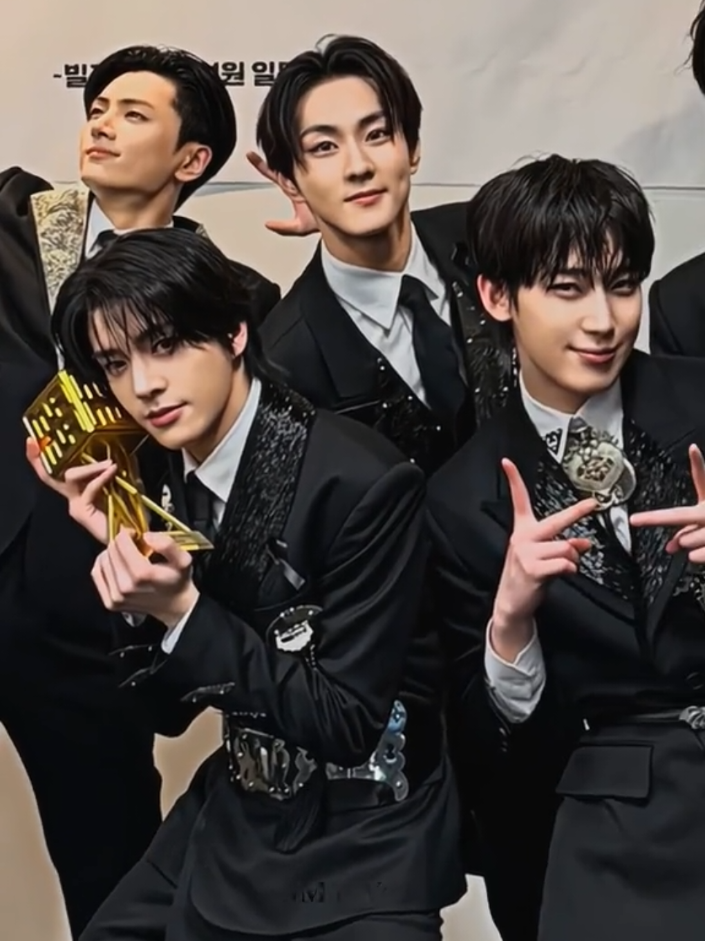 thankyou engene.. daesang yg tunggu2 selama 5 tahun ditangan kita.. 🥹🫶#enhypen #mamaawards #kpopfyp #moost?