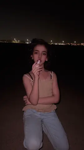 #ايه رايك فيا ياقمر 