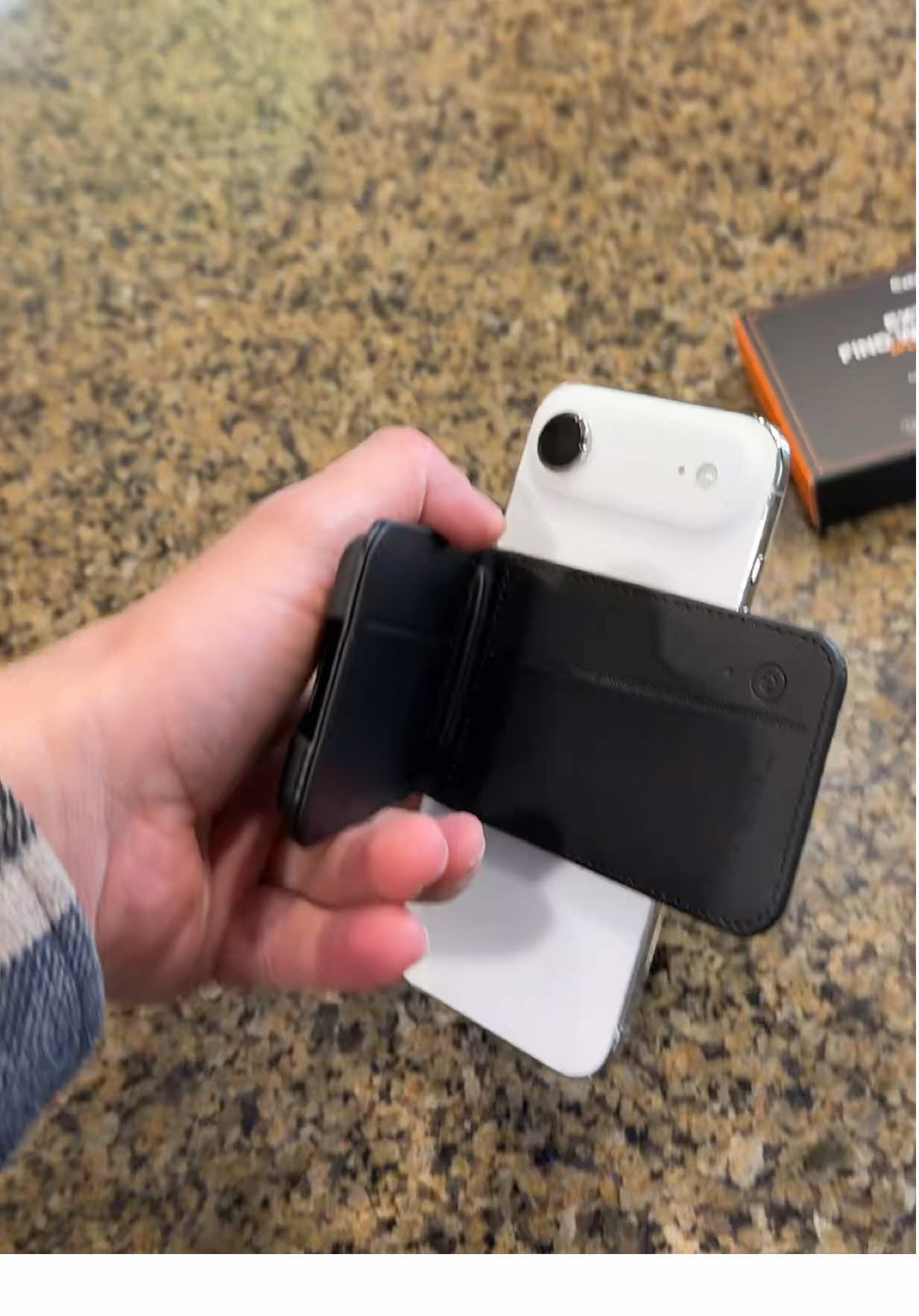 This is the #magsafewalletstand tracker that’s on the best discount in a while! Must see! #kahlaDeals #TikTokShopCreatorPicks #TikTokShopBlackFriday #TikTokShopCyberMonday 