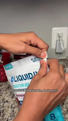 Point out my mistake. #tiktokshopblackfriday #tiktokshopcreatorpicks #liquidiv #liquidivhydration #sugarfree 