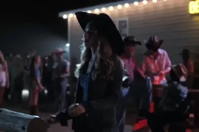 اجواء هالفلم غيير #thelongestride 