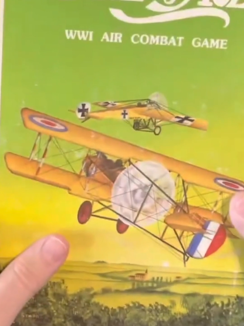 Livros e jogos sempre foram amigos! E de uns tempos pra cá, se tornaram até, alguns até só tornaram a mesma coisa. :D Quem aqui iria curtir um papo sobre jogos dentro de uma livraria? Comenta aí #históriadosjogos  #jogos #livros #literatura #desenho 