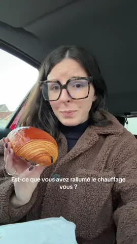 Perso ici on a rallumé le chauffage et je suis triste de voir que tout le monde n’a pas ce luxe là. On a réglé sur 19,5 degrés. #pourtoi #hiver #chauffage #temperature #abonnement 