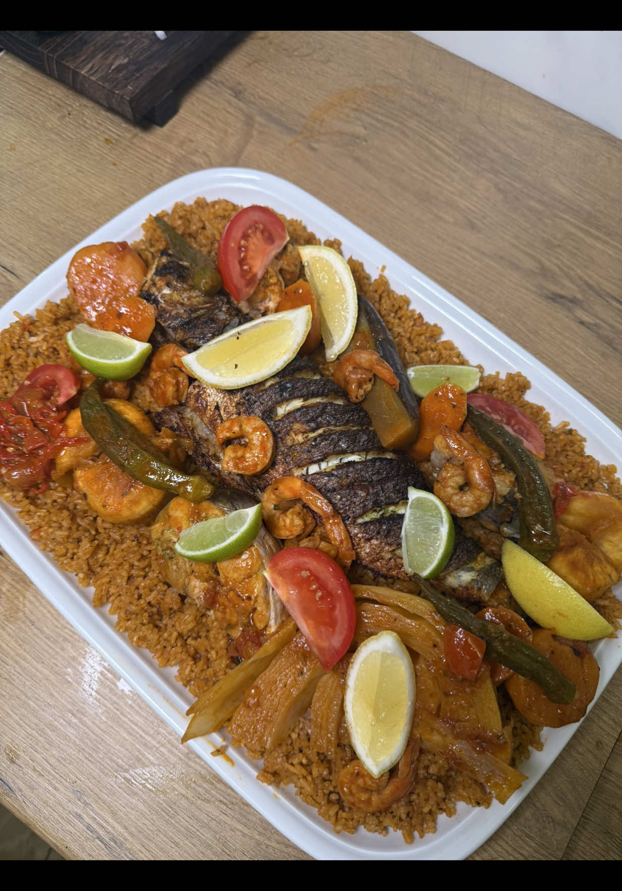 Das ist dass nationale Gericht von Senegal 🇸🇳 meiner Heimat, meine kinder essen es zum ersten mal und es hat ihnen sehr geschmeckt. Viel Spaß beim schauen  #thieboudienne #senegaltiktok #wolof #rice #forfamily 