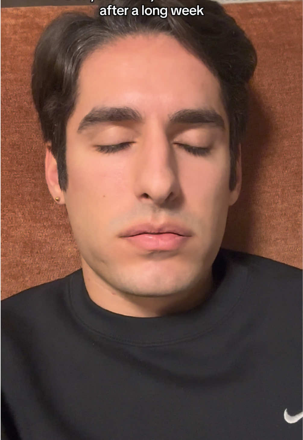 Just give us 5min of peace 🎶✨ #turnthelightsoff #club #dancing 