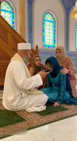 She reaction unbelievable...😨 when the mullah reciting the Quran...😱 #jinnpossession #exorcism #jinn #scary #islamic 