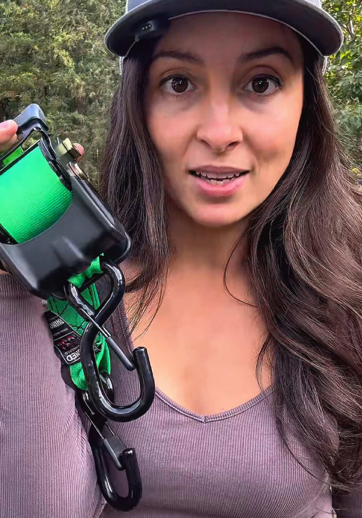 The perfect Christmas gift for men. So useful and they will actually love them! #ratchetstraps #giftsforhim #giftsformen #christmasgiftideas #bluecollar 