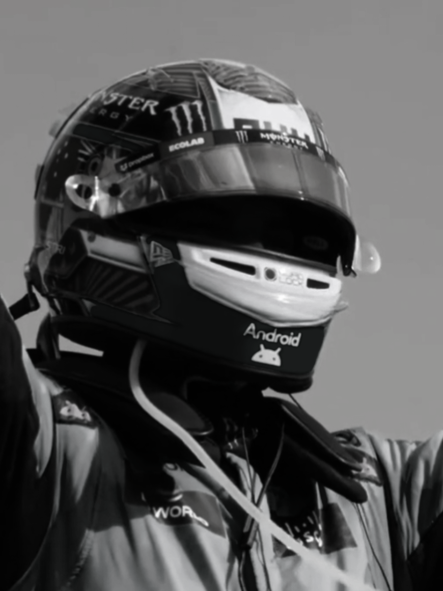 Oscar piastri pole is sprint catar . #oscarpiastri81 #oscarpiastri #mclaren #formula1 #sprint 