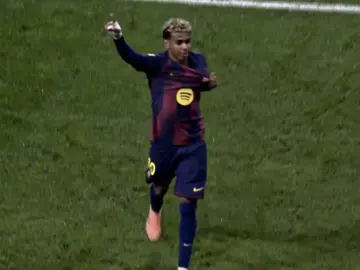 Fuera Del Planeta - Lamine Yamal | Volviiiiii #lamineyamal #barcelona #Edit #foryoupage #football 