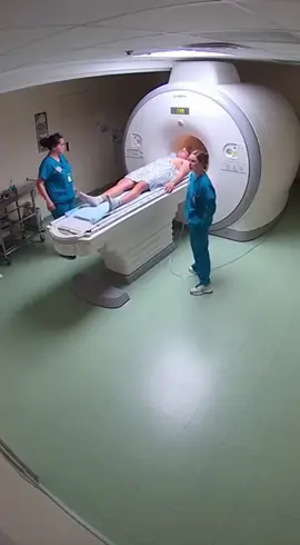 When the MRI room turns into a nightmare… this CCTV footage is straight up terrifying. Watch ’til the end. #CreepyFeed #HospitalCCTV #ScaryVideo #HorrorClip #UnexplainedFootage