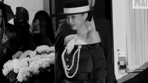 song: @RiRi 🤏🏻 #فوریو_نظری_به_حال_ما_کن #فوریو_بری_نری_به_چپمه #فوریو_پاشم_بیام_جرت_بدم؟ #فوریو_پاشم_بیام_جرت_بدم #fyp 