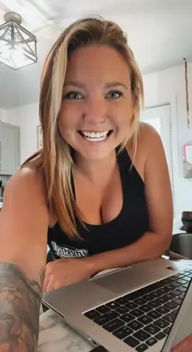 #livingalone #woman #dating 