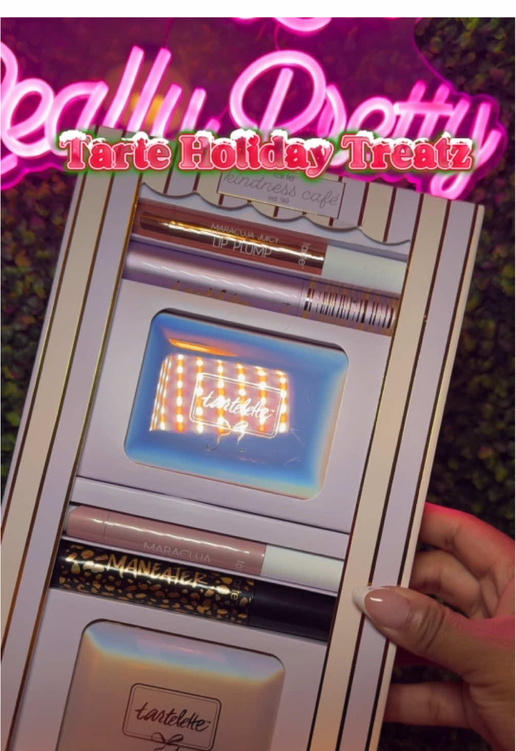 These smell so yummy! I love Tarte bundles! @tarte cosmetics  #tarte #tartekindnesscafe #tartecosmetics #giftsforher #giftideas 