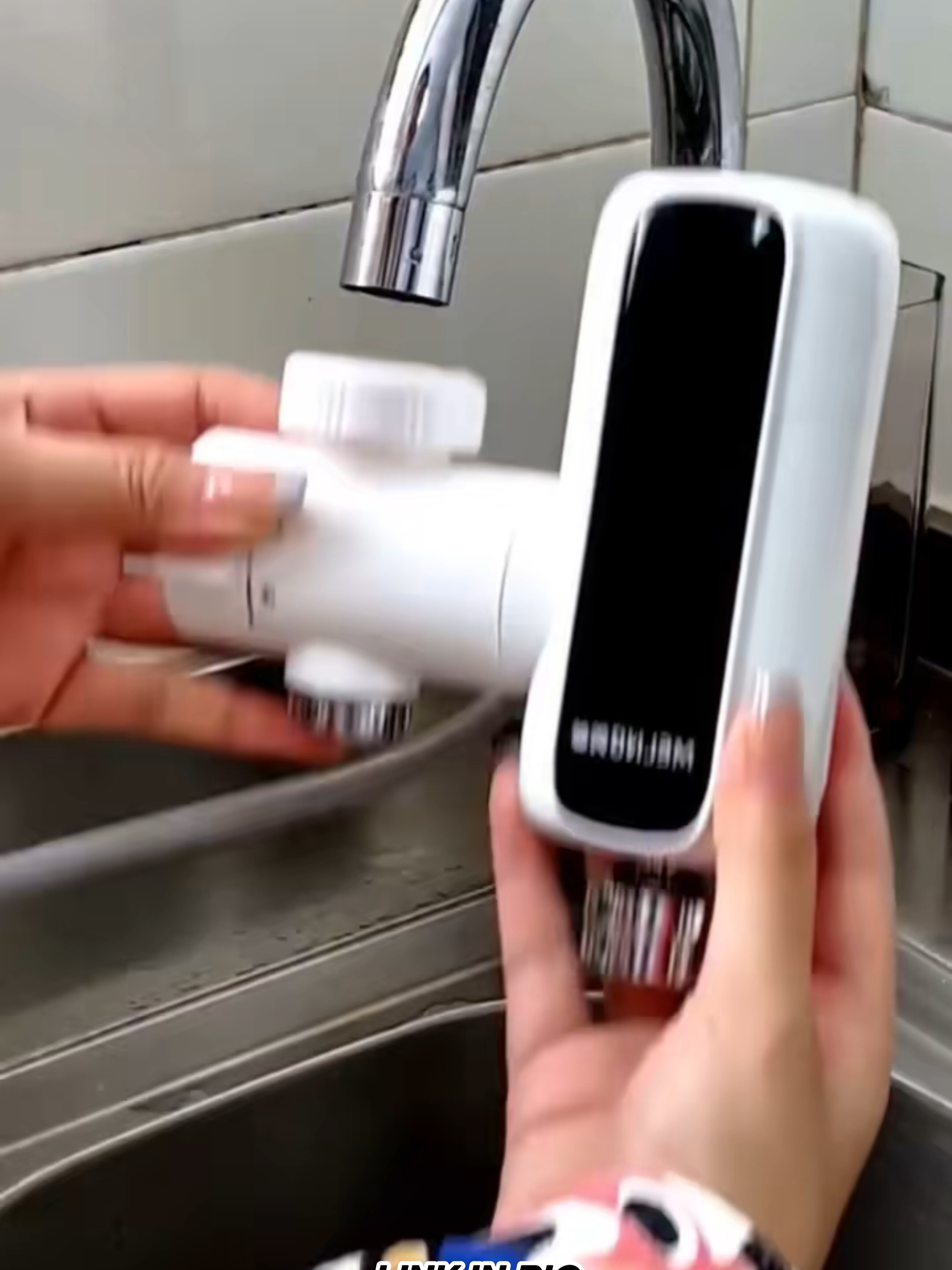 Electric Instant Water Heater | Kitchen & Bathroom #gadgets #reelsviral #besthomegadgets #coolgadgets #gadget #shorts #tiktok #products #fyp #foryou #foryoupage #review #viral #trending #kithchengadgets #5minutecrafts #lifehacks