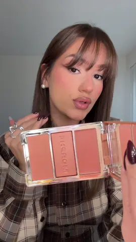 Et vous ? quelles sont vos produits coup de cœur pour 2025 ? 💕 #foryoupage❤️❤️ #pourtoii #makeupreview #avis #makeup 