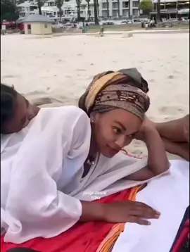 Hello December 😇🎉🎊 #fyp #foryoupage #december #dance #vibes 