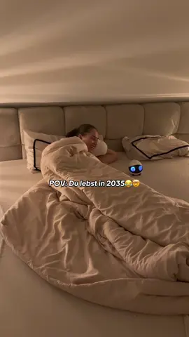 Anzeige | Unser neuer Mitbewohner von @Enabot 🥹🥰 Über den Link in meiner Bio kannst du jetzt die Blackfriday Angebote nutzen!!  #liaroul #liaundlukas #enabot #couplegoals 