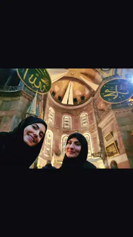 Her zorlukta, O’na sığındığımda, kalbimde bir rahatlık ve güç hissediyorum. Allah’ın varlığı, bana yalnız olmadığımı ve her şeyin bir hayırla sonuçlanacağına olan inancımı pekiştiriyor. Bu güven ve huzur, hayatın en karanlık anlarında bile ışığım oluyor. #allah❤️ #mücadele #hayat #inanç #farkındalık 