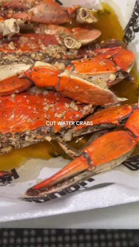 #CutWater #Crabs #Philly #SecretLocation #NightLife Chef Mike Got The Cut Water Crabs Poppin. Make Sure Yall Come To Our Store&Hookah Lounge To Support 