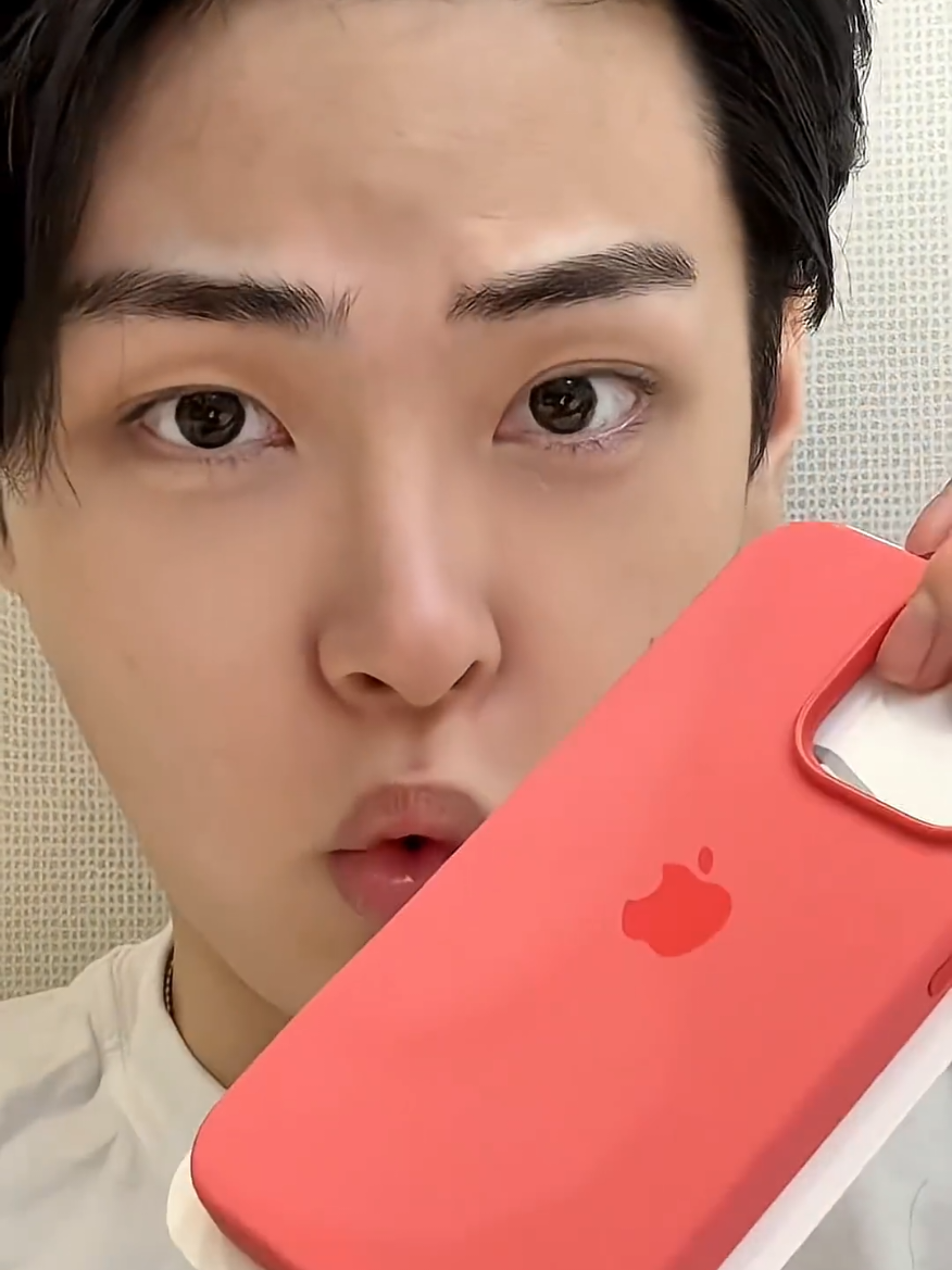 iPhone Case Hack #iphone #case #hack #shorts #viralvideo 