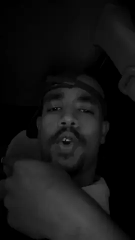 يبايع العشِرة .