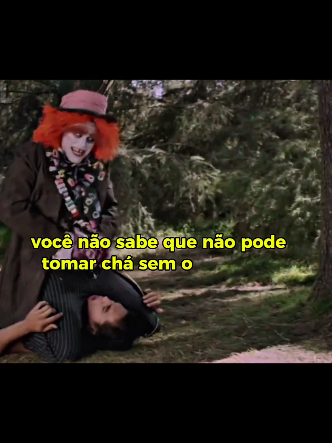 não lembro dessa parte do chapeleiro maluco  #comedia #filmeseseries #filmesparaassistir 