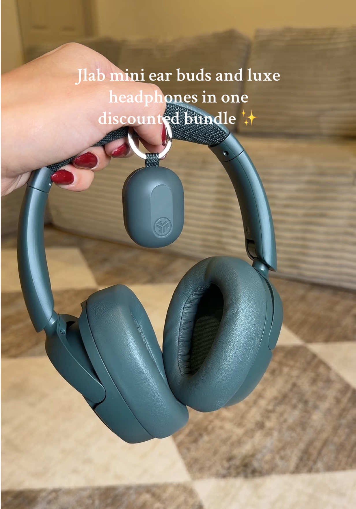 This is a great discount on the Jlab lux headphones and mini earbuds in the gorgeous emerald color! #jlab #jlabearbuds #jlabheadphones #tiktokshopcreatorpicks 