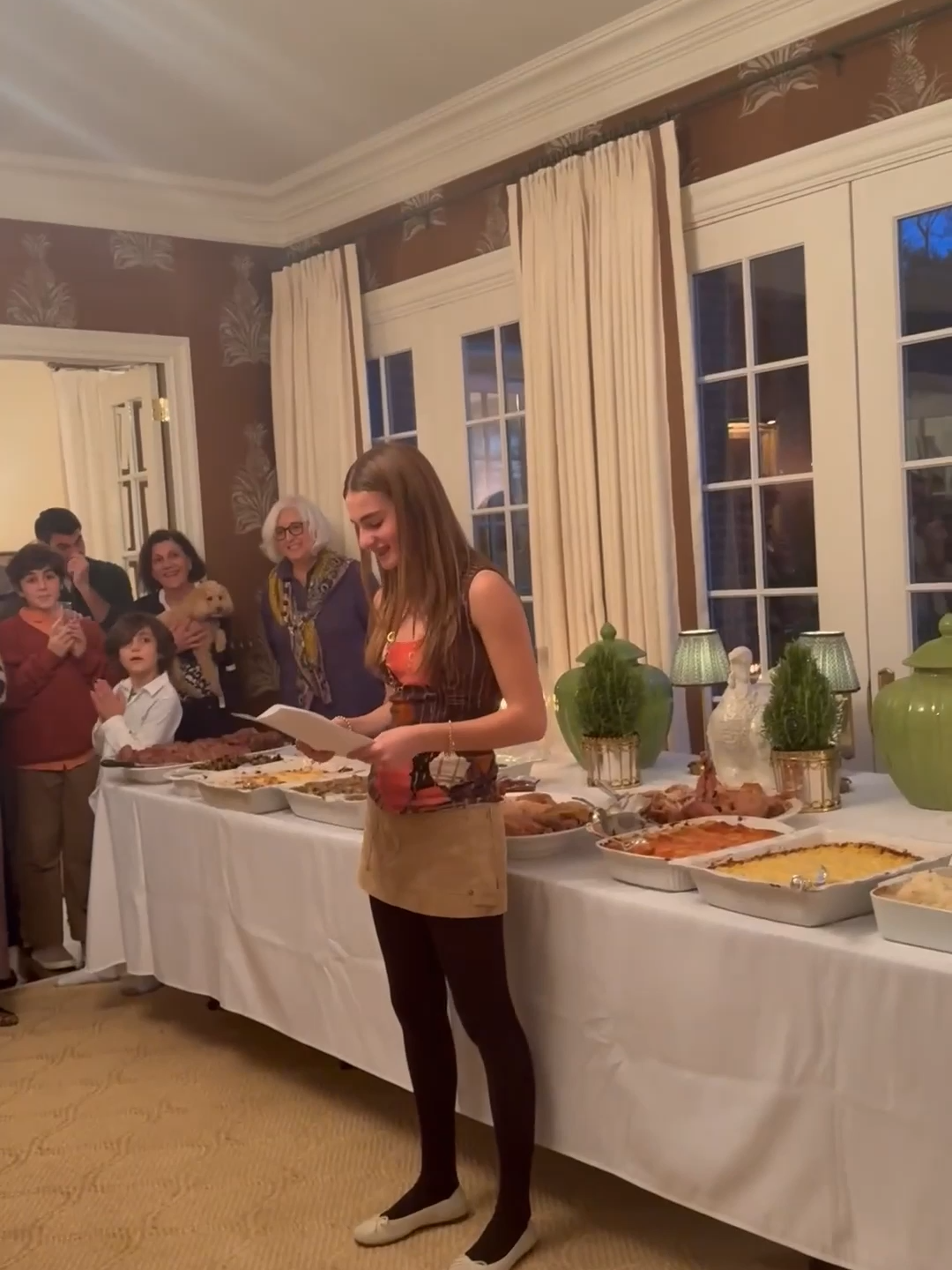 A New Jersey family’s Thanksgiving dinner took a chaotic turn when their food-packed table suddenly collapsed during a holiday speech. #newsweek #thanksgiving #thanksgivingdinner