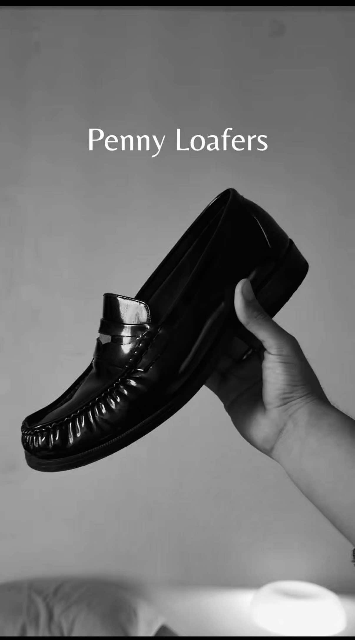 Sabías porque se les dice “penny loafers”? #fashion #style #menswear #loafers #pennyloafers 