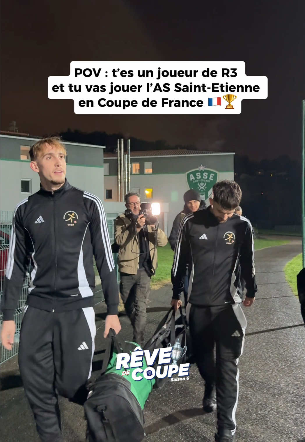 Ils vont réaliser le rêve de tous les footballeurs amateurs 🥹😍  Les joueurs d’Écotay-Moingt (R3) se préparent sur les infrastructures de l’@ASSE avant de les affronter demain soir à 20h30 🇫🇷🏆 #revedecoupe #football #ecotay #coupedefrance #asse 