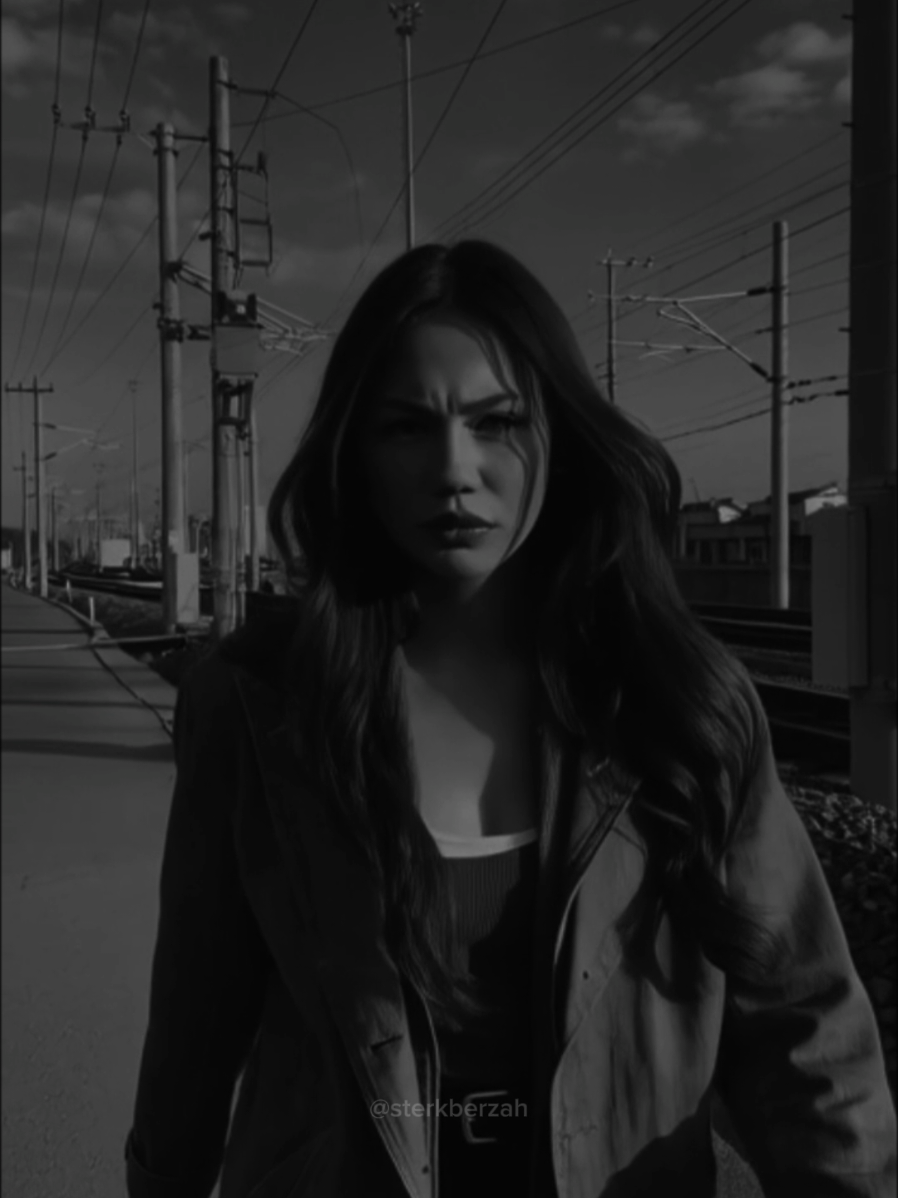 #CapCut mumlar yakmıştım 🆕️✔️✨️#demetözdemir #yenişablon #yeniakım #nisanakyol 