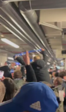 Schalke zurück auf Platz 1! Und die Fans? Ordentlich am feiern🍻 #schalke04 #s04 #fürdich #fyp #viral 