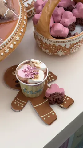 First Flick Hot chocolate Catering ; its all about Gingerbread 🩷 #kuwait #الكويت #شتاء 