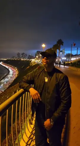 Malecon de Miraflores at night in Lima, Peru! 🇵🇪✨🌃 #Malecon #Miraflores #Lima #Peru #Night 