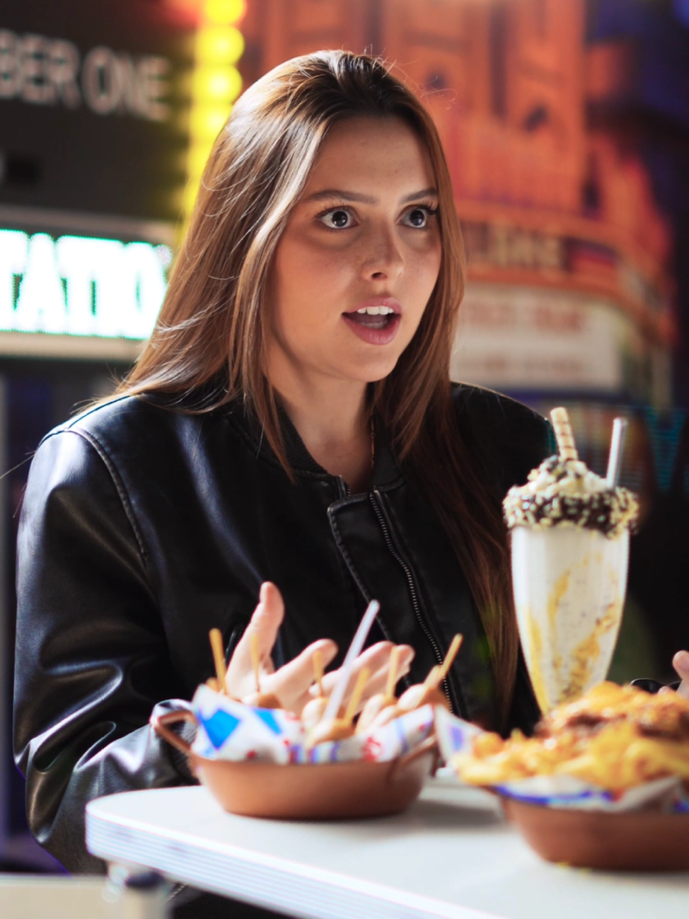 Quem também sempre quer compartilhar com os amigos os sonhos malucos que  teve? Agora eu descobri o NanoBanana e com ele, eu posso transformar minha fotos com Galaxy + Gemini!!! ❤️ 