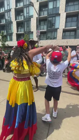 little off set vlog at a parade festival in Toronto🪅🤭 Arian made it in the parade😝😂 @Arian🐰⚾️ @matildalawler @clara.stack @maggie!! 🐞💛🌀 #fyp #amandachristine #fypシ #it #itwelcometoderry  