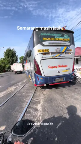 Amet nyuwn dalane😂#fyp #sumberselamat #sugengrahayu #sumberselamat🐬 #busjawatimuran 