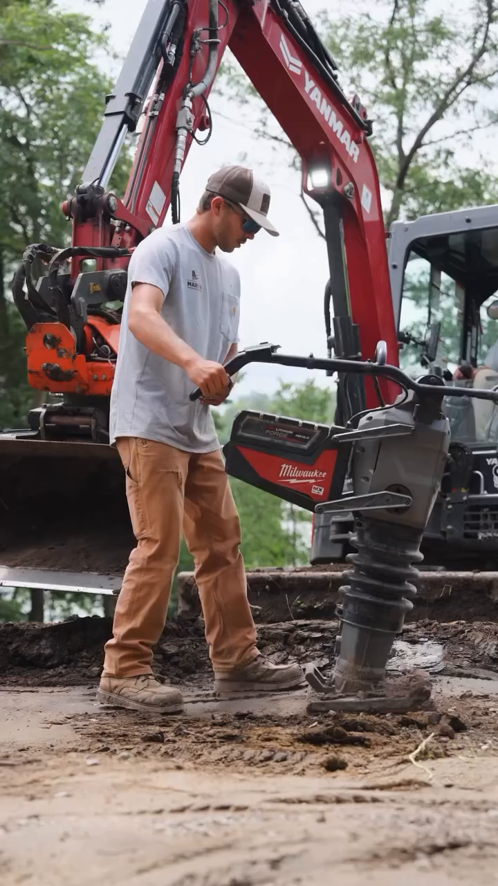 No Gas Headaches, Greater Control. MX FUEL™ 70 kg Rammer. Video Credit: @martinoutdoorinnovations #MilwaukeeTool #NothingButHeavyDuty