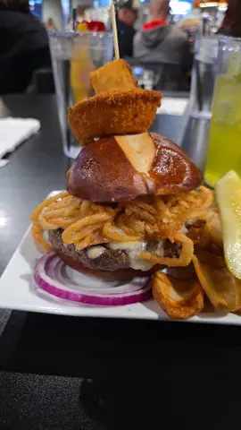 #Dinner #Yum #Foodie #Fyp #BestBurger 