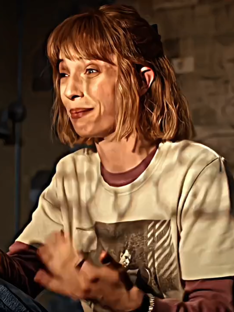 Suka apa tadi katanya???  #robinbuckley#robinbuckleyedit #strangerthings #strangerthings5 #foryou #wlw