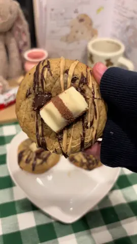 kinder bueno cookies 🍪 I stole my sisters bunny Jellycat don’t tell her #baketok #cookies #christmas #baking #viral  